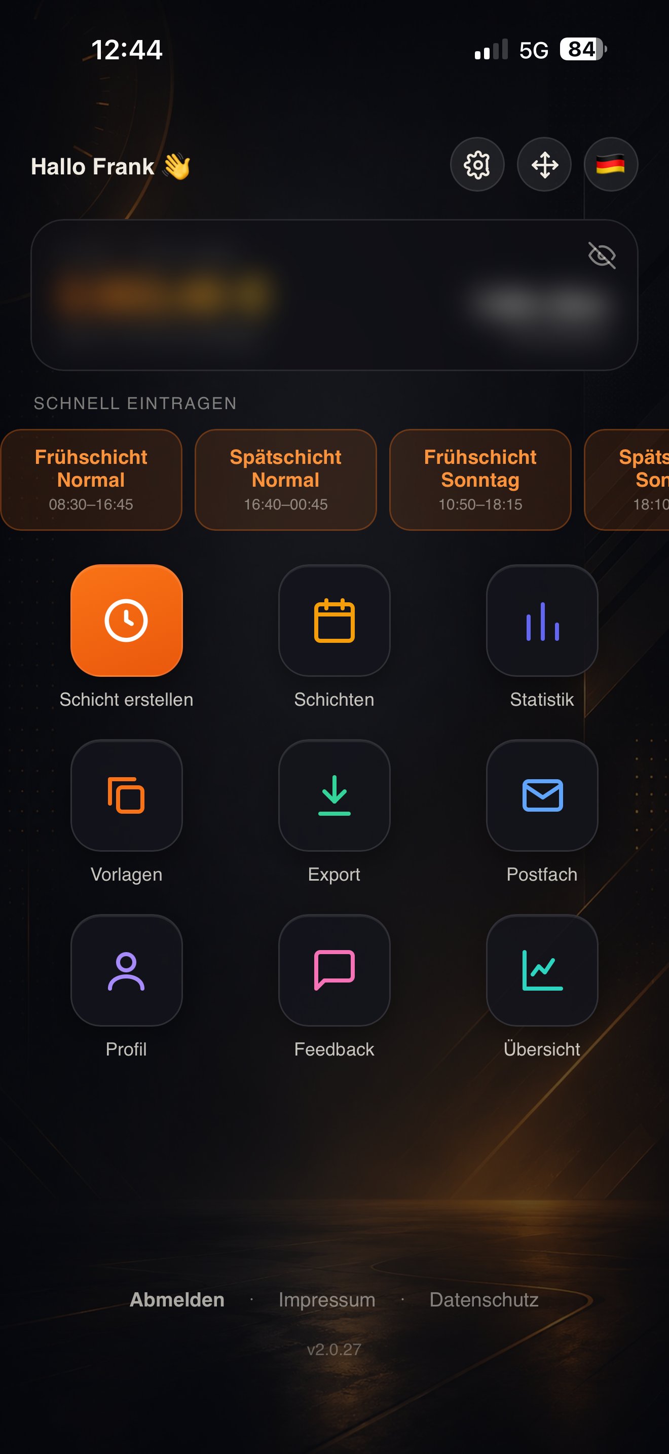 Schichtzeit Startseite mit Kachel-Menü und Monatsübersicht